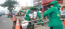  A diario se recogen 10 toneladas de residuos en el corredor de la carrera 10
