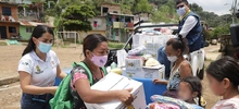 Atención a la comunidad con entrega de asistencia humanitaria