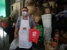Preparación en plazas de mercado para recibir compradores en Semana Santa