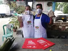 Preparación en plazas de mercado para recibir compradores en Semana Santa