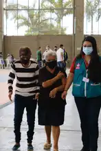 “Ya me vacuné, por mis hijos, mis nietos, bisnietos y todos mis vecinos”: Margot Ramírez 