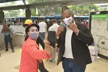 No te “fresquies” que el virus anda rodando, es la apuesta de cultura ciudadana que se tomó la estación Unidad Deportiva