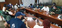 Alcaldía de Cali y carretilleros acuerdan ruta para acabar con el trabajo animal 