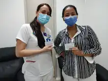 Profesionales de la salud invitan a los caleños a vacunarse contra la covid-19