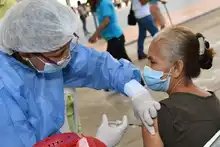 Avanza vacunación contra la covid-19 en adultos mayores de 65 años y personal de la salud