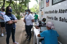 Diez puntos de toma de pruebas para detectar la covid – 19 funcionarán este domingo de toque de queda