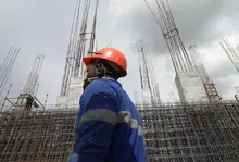Construcción de instituciones educativas impulsa la economía en tiempos de crisis