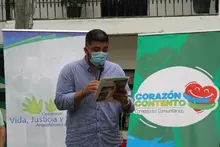 Barón Rojo Sur y Frente Radical Verdiblanco se estrenan en “la cancha” de los Comedores Comunitarios