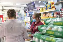 Tenderos y sector del comercio de alimentos en Floralia fueron atendidos con toma de pruebas covid-19