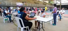 Adultos mayores con dificultades de movilidad están satisfechos por la atención especial en megacentros