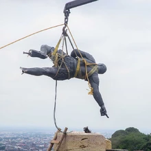 Bajada temporalmente de su pedestal la estatua de Sebastián de Belalcázar