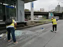 La EMRU, apoya la limpieza de las estaciones del MIO, que acompañan a Ciudad Paraíso.  