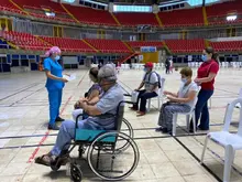 Caleños y caleñas se suman al compromiso de vida vacunándose contra la covid-19