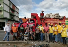 La Emru realiza nueva jornada de limpieza y recolección de basuras en el área de renovación urbana.  