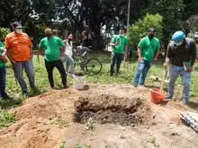 Habitantes del barrio Calima se conectan con la tierra a través de la ‘Agrocultura Urbana’