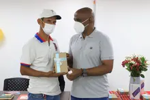 Estudiantes en situación hospitalaria recibieron tabletas digitales para sus clases