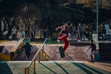 Cali celebró el ‘Go Skateboarding Day’ con una rodada sin límites