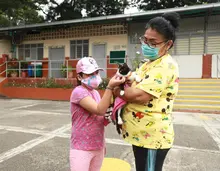 Residentes de la comuna 18 recibieron atención en salud para toda la familia