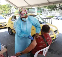 Esta semana continúa la jornada especial de vacunación covid-19 para taxistas y particulares