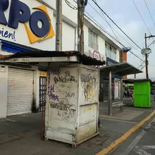 Alcaldía de Cali realizó recorrido en el sector La Luna para revisar afectaciones en el comercio