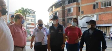 Alcaldía de Cali realizó recorrido en el sector La Luna para revisar afectaciones en el comercio