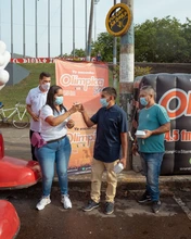 ¡Los taxistas caleños renovaron su fe en el Parque Panamericano!
