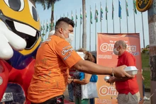 ¡Los taxistas caleños renovaron su fe en el Parque Panamericano!