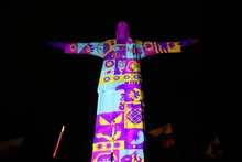 Un espectáculo tecnológico en el cerro de Cristo Rey cerró la noche del cumpleaños 485 de Cali