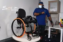 Mauricio Valencia recibió silla de ruedas nueva para volar a Tokio 2021