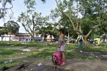 Intervención humanitaria a la población migrante en las afueras de la Terminal de Transporte de Cali