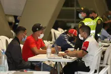 Barristas del América cumplieron la cita para vacunarse contra la Covid-19 