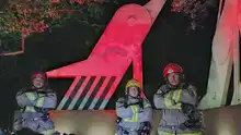 Los colores patrios vuelven a iluminar monumentos y fuentes de la ciudad  