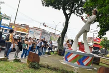 Con un recorrido lleno de historia, caleños y visitantes disfrutaron la ‘Ruta Turística de la Salsa’