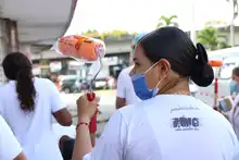 Con Pintatón, la Administración Distrital embellece y reactiva el sector comercial de “la Luna”