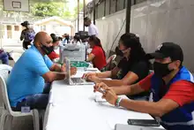Con masiva participación, Alcaldía acercó su oferta institucional en Feria de Servicios de la comuna 21