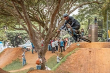 ¡Adrenalina pura! El BMX Dirt Jump se tomó el parque de El Ingenio  