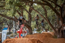 ¡Adrenalina pura! El BMX Dirt Jump se tomó el parque de El Ingenio  