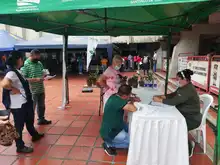 Obsequiando plantas a los caleños, enseñamos a cuidar nuestro Ecosistema