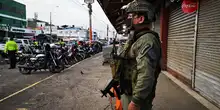 Alcaldía y Policía Fortalecen  la Seguridad en la Galería Santa Elena 