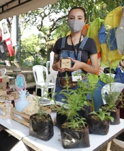 La ‘Loma de la Cruz’ se convirtió en un bazar de emprendimientos juveniles