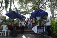 La ‘Loma de la Cruz’ se convirtió en un bazar de emprendimientos juveniles