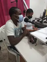 Historias radiofónicas de vivencias barriales en la experiencia pedagógica Narrando y rapeando por la vida