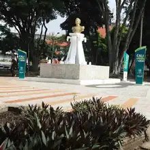 Desde el programa Zonas Te Queremos Cali, el parque Versalles recupera su verdor y tranquilidad