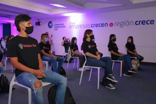 Estudiantes caleños desarrollan soluciones innovadoras para transformar sus entornos escolares