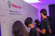 Estudiantes caleños desarrollan soluciones innovadoras para transformar sus entornos escolares