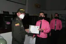 40 taxistas en Cali se gradúan como promotores de convivencia y seguridad ciudadana