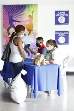 Beneficiadas 16 familias desplazadas, con 24 niños  