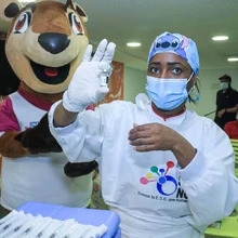 Periodistas de Cali se preparan para los Juegos Panamericanos Junior, vacunándose contra la covid-19