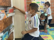 Instituciones Educativas en Cali recibieron material didáctico