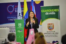 En Foro Internacional de la Mujer se habló de brazaletes electrónicos para agresores